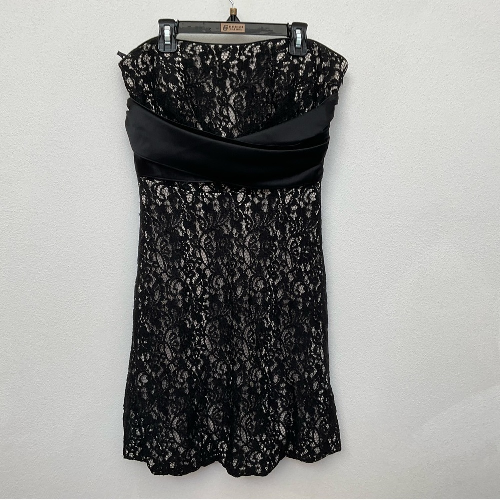 White House Black Market Cream, Black Lace Strapless Cocktail Dress Size 12